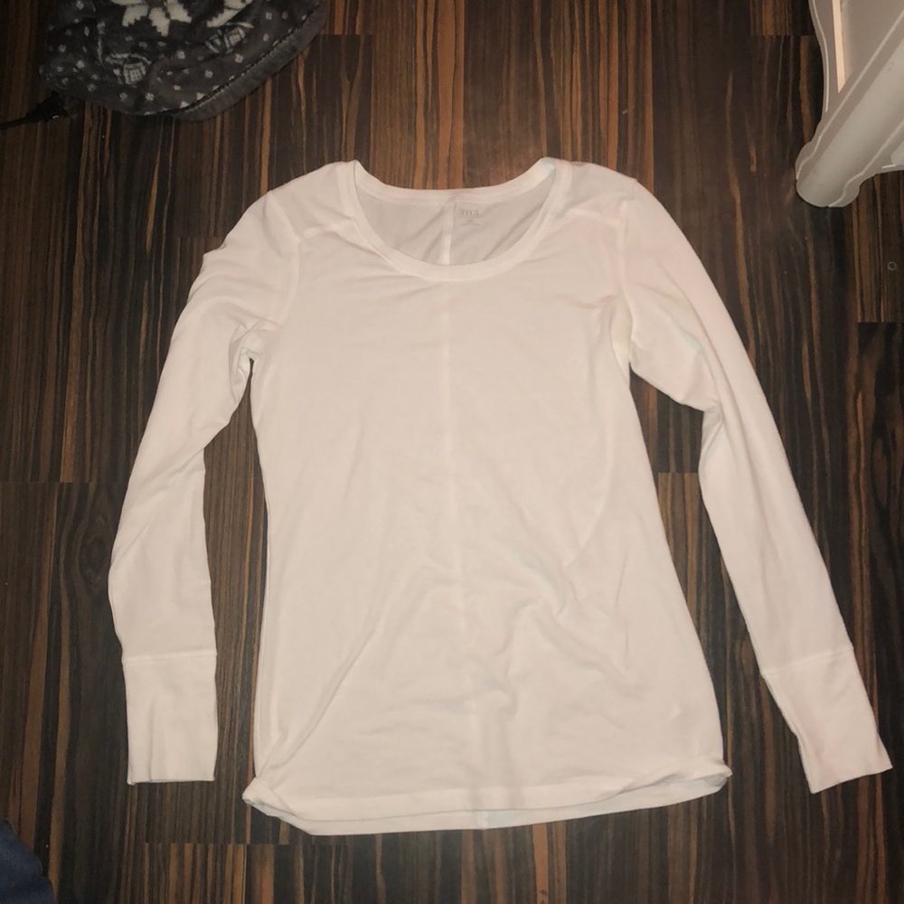 Long sleeve white tee